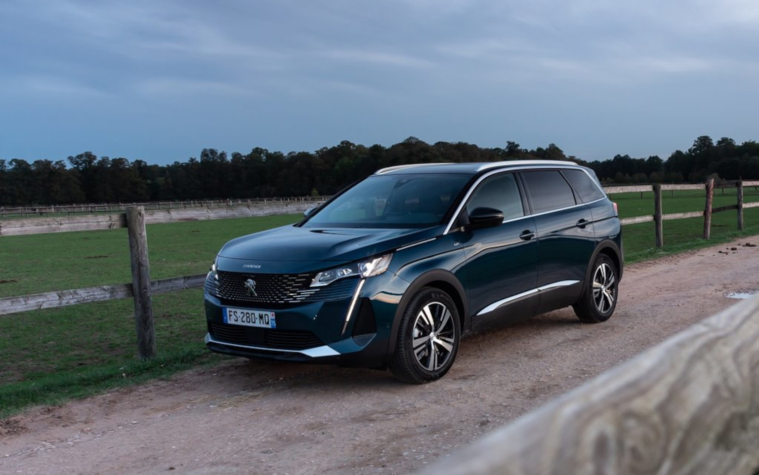 Peugeot 5008 GT 2021 SUV Drive peugeot-5008-gt-2021-suv-drive
